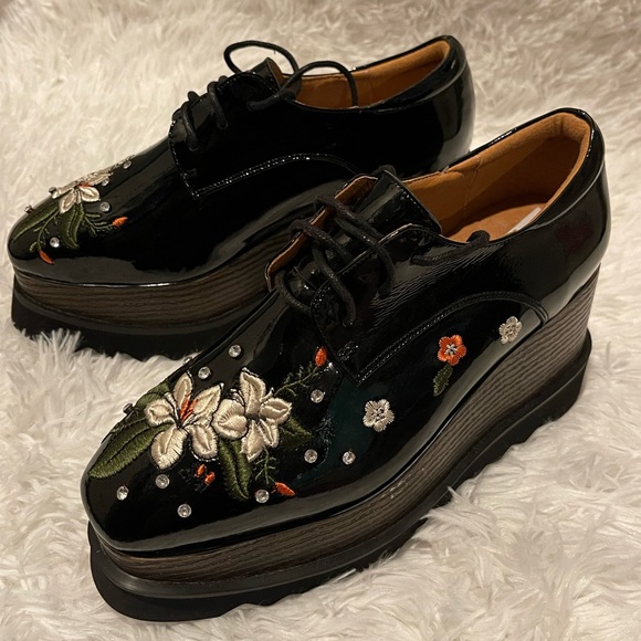 Embroidered Faux Leather Platform Shoes - Picture 4 of 5